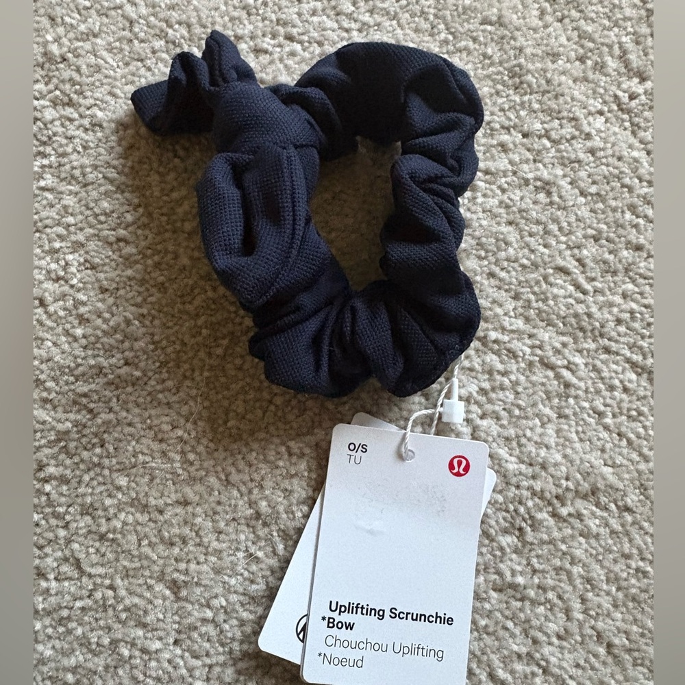 Lululemon Uplifting Scrunchie Bow NWT TRNV